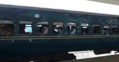 ঢাকায় চলন্ত ট্রেনে ছিনতাই, শিক্ষার্থী আহত