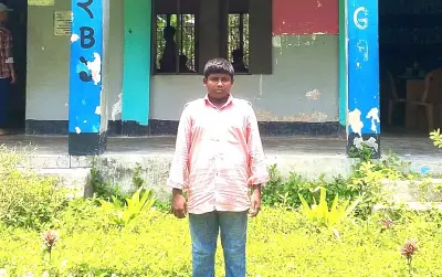 দমদমিয়া আলোর পাঠশালায় ফের স্বপ্ন দেখছে ওমর ফারুক