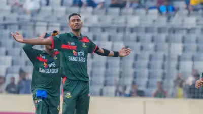 শরিফুলের ৬ উইকেটেও হোয়াইটওয়াশ এড়াল অজিরা