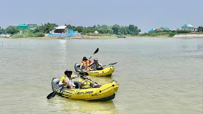 বাংলাদেশ-চীন কায়াকিং: নদী-হাওর রক্ষায় তরুণদের সচেতনতা অভিযান