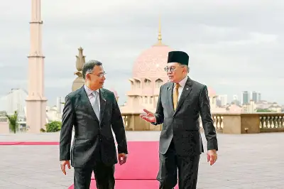 বাংলাদেশ-মালয়েশিয়া বাণিজ্য ও বিনিয়োগ বৃদ্ধিতে সম্মত, প্রতিরক্ষা পথনকশা তৈরির সিদ্ধান্ত