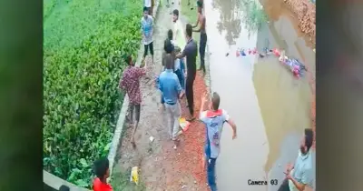 ময়মনসিংহে চাঁদা না দেওয়ায় ব্যাংক কর্মকর্তাসহ চারজনকে মারধর