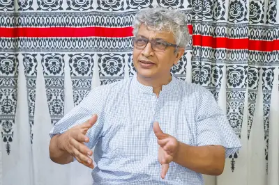 বিএনপির স্মার্ট কূটনীতি: চীন-মালয়েশিয়া সফর বিশ্লেষণ
