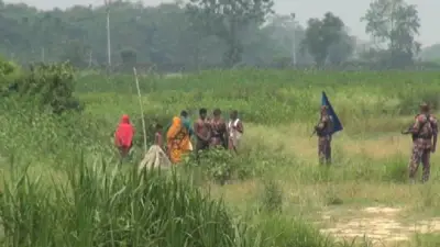 শূন্যরেখা থেকে ১২ জনকে ফেরত নিলো বিএসএফ; বাস-টার্মিনাল স্থানান্তরের নির্দেশ
