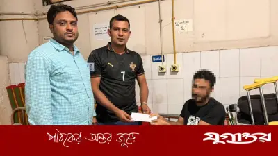 দুর্ঘটনায় আহত প্রবাসীর চিকিৎসায় ছাত্রদল নেতার সহায়তা