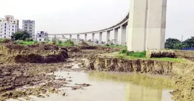 পদ্মা সেতুর পিলার থেকে মাটি কাটা নিয়ে বিতর্ক