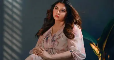 বাবার ছায়া: বাবা দিবসে দোলার আবেগঘন মিউজিক ভিডিও