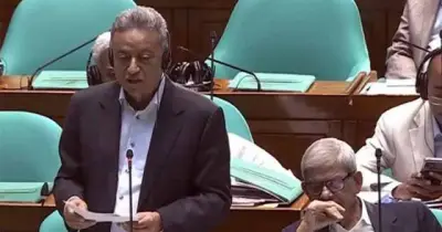 পুঁজিবাজারে বড় কর ছাড়ের প্যাকেজ ঘোষণা অর্থমন্ত্রীর