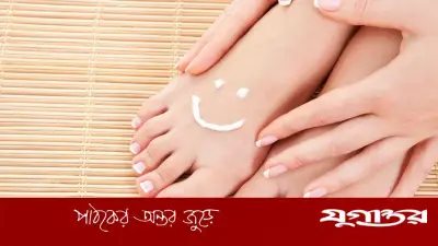 জুতার ঘষায় কালো দাগ দূর করার ঘরোয়া উপায়