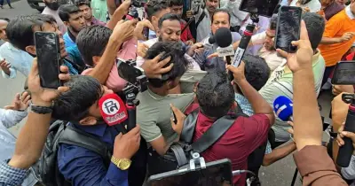 ধানমন্ডিতে জামায়াতের বিক্ষোভে সাংবাদিকের ওপর হামলা, গুরুতর আহত