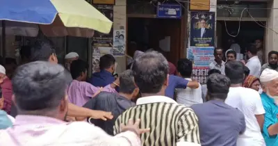নারায়ণগঞ্জ আদালতে পুলিশ হেফাজতে থাকা হত্যা মামলার আসামির ওপর জনতার হামলা