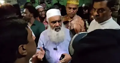 কুমিল্লায় মাদকবিরোধী মানববন্ধনে হামলা: গুলিবিদ্ধ শিক্ষার্থীর মায়ের সাথে এমপির দেখা