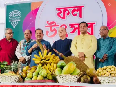 জাতীয় প্রেস ক্লাবে ফল উৎসব অনুষ্ঠিত