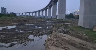 পদ্মা সেতুর পিলার থেকে মাটি অপসারণে কোনো ঝুঁকি নেই: মন্ত্রী