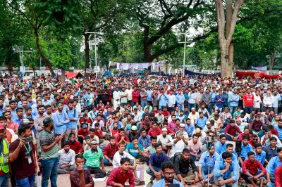 পল্লী বিদ্যুৎ সমিতির কর্মীরা অতিরিক্ত এক ঘণ্টা কাজের ঘোষণা
