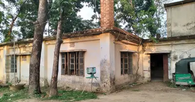 টেকনাফে ঝুঁকিপূর্ণ ভবনে পুলিশ ফাঁড়ির কার্যক্রম, নিরাপত্তা উদ্বেগ