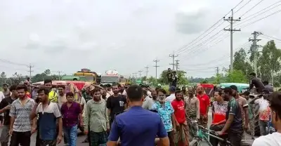 বিদ্যুৎ সংকটে তীব্র ক্ষোভ, তাংগাইলে ঢাকা-টাঙ্গাইল মহাসড়ক অবরোধ