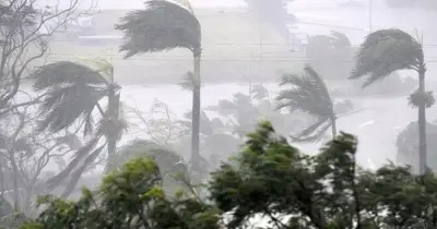 ১৫ জেলায় ঝড়ের পূর্বাভাস, নদীবন্দরে সতর্কসংকেত