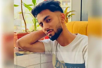 কক্সবাজারের ইনানী সৈকতে গোসলে নেমে পর্যটক নিখোঁজ
