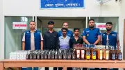 বিপুল ভারতীয় মদসহ আটক ৩, ফেসবুকে পোস্ট দিয়ে আয় ৩ হাজার ডলার