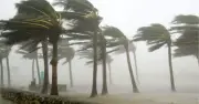৮ জেলায় ৪৫-৬০ কিমি বেগে ঝড়ের পূর্বাভাস, নদীবন্দরে ১ নম্বর সতর্কতা