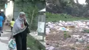 অতিষ্ঠ এলাকাবাসী: ডাস্টবিন ফাঁকা, পুকুরজুড়ে আবর্জনার স্তূপ