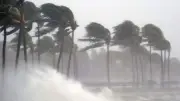 সকাল ৯টার মধ্যে ৬০ কিমি বেগে ঝড়ের পূর্বাভাস, আটক ১৬ আইসিসি সভায় সংস্কার