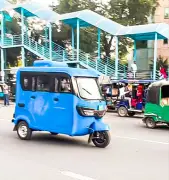 গরমে স্বস্তি দিতে গুরুগ্রামে শীতাতপনিয়ন্ত্রিত অটোরিকশা