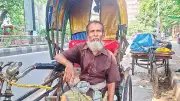 পেটের টানে রিকশা চালান ৭০ বছরের জুলহাস