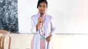গান গেয়ে পুরস্কার জিতেছে মমতা খাতুন, পড়াশোনায়ও সেরা