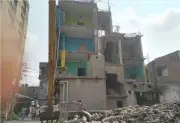 নারায়ণগঞ্জে কল্যাণী খালে অবৈধ স্থাপনা উচ্ছেদ