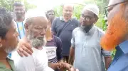 তিন বছর ঘরবন্দি বাবা, স্ত্রীর কবর জিয়ারতে পুলিশের হস্তক্ষেপ