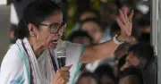 পশ্চিমবঙ্গের সাবেক মুখ্যমন্ত্রী মমতার বিরুদ্ধে সাইবার থানায় অভিযোগ