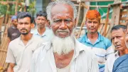 ফুটপাতের শ্রমহাটে কাজের অপেক্ষা: নেই ঠিকানা, উপোস কাটে দিন