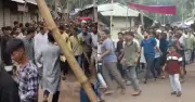 নোয়াখালীতে ছাত্রলীগের বিক্ষোভ মিছিলে পুলিশের বাধা উপেক্ষা