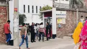 ঈদের ছুটি শেষে গাজীপুরের কারখানায় শ্রমিকদের স্বতঃস্ফূর্ত উপস্থিতি