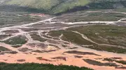 আলাস্কার নদী কমলা হচ্ছে, মাছের জীবন বিপন্ন
