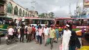 জয়পুরহাটে বিজিবির বিরুদ্ধে চালক মারধরের অভিযোগ, শ্রমিকদের অবরোধ
