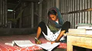 পা দিয়ে লিখে মাস্টার্সে প্রথম শ্রেণি, আয়েশার গল্প এখন চীনেও