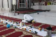 নামাজ: সফলতার মূলমন্ত্র ও জান্নাতের পথ