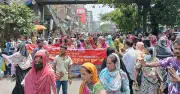 রামপুরায় টেক্সাস ড্রেসেস গার্মেন্টসের শ্রমিকদের বিক্ষোভ