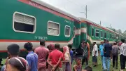 ব্রহ্মপুত্র এক্সপ্রেস উদ্ধারে রিলিফ ট্রেনও লাইনচ্যুত, যোগাযোগ বন্ধ