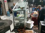 রাজশাহীতে রেস্তোরাঁয় হামলা ও ককটেল বিস্ফোরণ, পুলিশ আহত