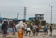 ধামরাইয়ে সওজের জায়গা দখলমুক্ত করতে গিয়ে হামলা, বুলডোজারচালকসহ ৩ আহত