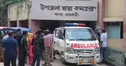 গোখরা সাপের ছোবলে কৃষক, সাপ প্লাস্টিকের পাত্রে ভরে হাসপাতালে