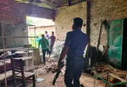 নাটোরে মেয়ে-জামাতার বিরুদ্ধে বাবা-মাকে তালাবদ্ধ করে ব্যবসাপ্রতিষ্ঠান ভাঙচুরের অভিযোগ