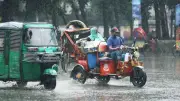 ঢাকায় ঝোড়ো হাওয়া ও বজ্রবৃষ্টির আভাস, নদীবন্দরে সতর্কতা জারি