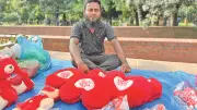 ফুটপাতের ছোট ব্যবসায়ীদের সংসার চালাতে হিমশিম