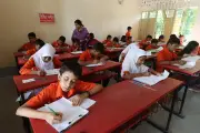 প্রাথমিক বিদ্যালয়ের পরীক্ষার ফি নেওয়ার সিদ্ধান্ত বাতিল