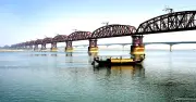 শতবর্ষ পেরিয়েও হার্ডিঞ্জ ব্রিজে ট্রেন চলাচল নিরাপদ, আয়ুষ্কাল বাড়ল ২০৪০ সাল পর্যন্ত
